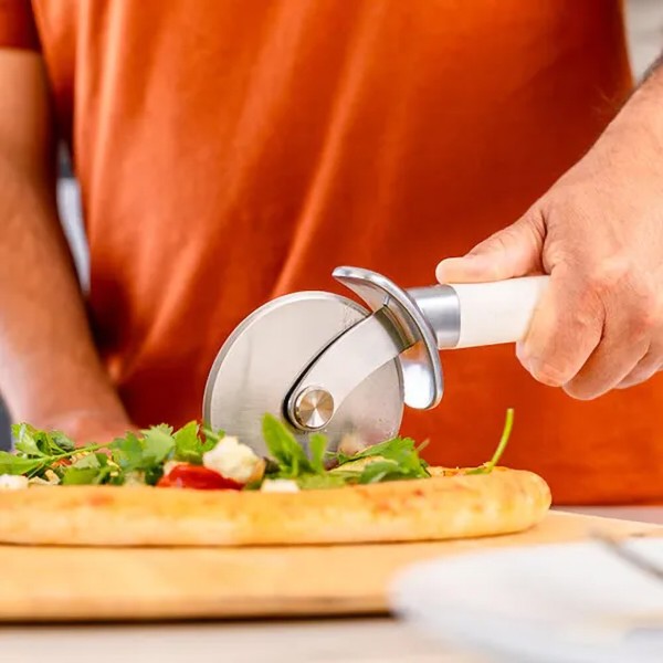 Фото - Нож для пиццы KitchenAid Classic 24.5 см белый (KHA113OHPNG)